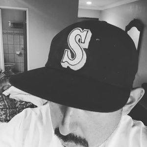 Meet your Posher, Adam